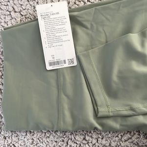 Wunder train high rise lululemon leggings 25” sz 18 Willow green